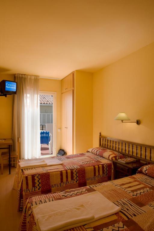 Hotel Central Normandie Сиджес Номер фото