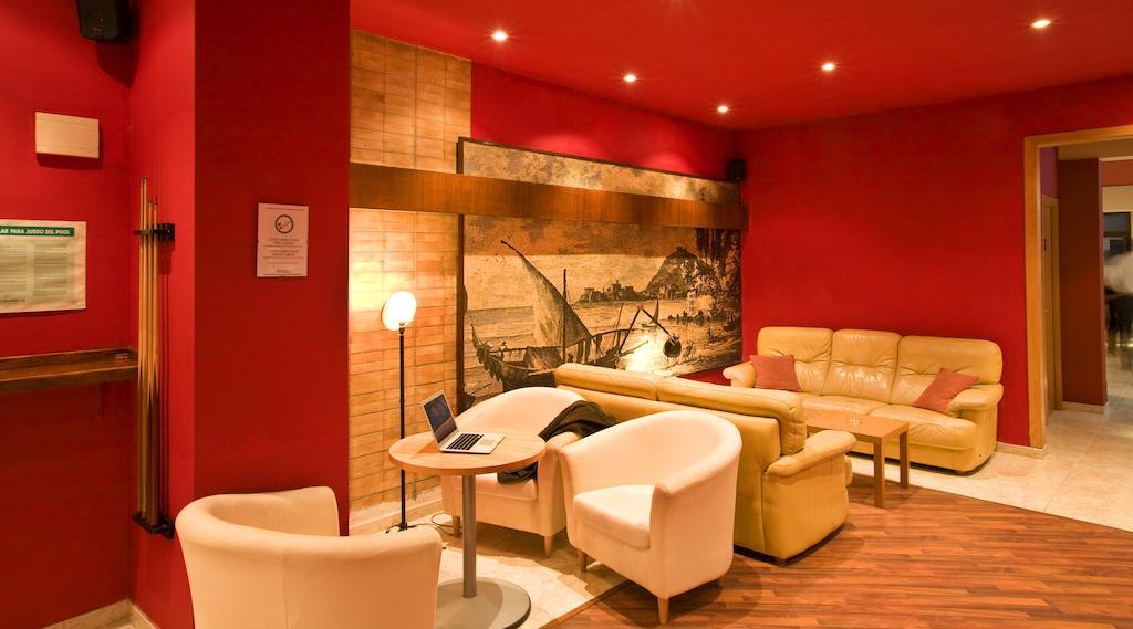 Hotel Central Normandie Сиджес Экстерьер фото